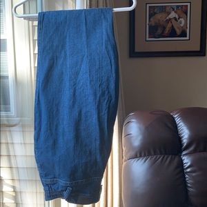 Lee jeans with side elastic